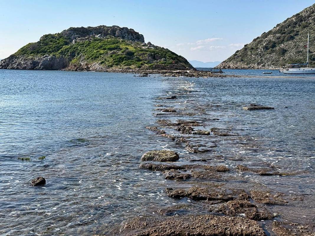 O kentte deniz suyu çekilince 3 bin 500 yıllık tarih ortaya çıktı! Bölgede tarih turizmini hareketlendirebilir 9